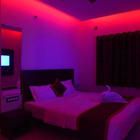 Hotel Grand Kubera Chikmagalūr Kültér fotó