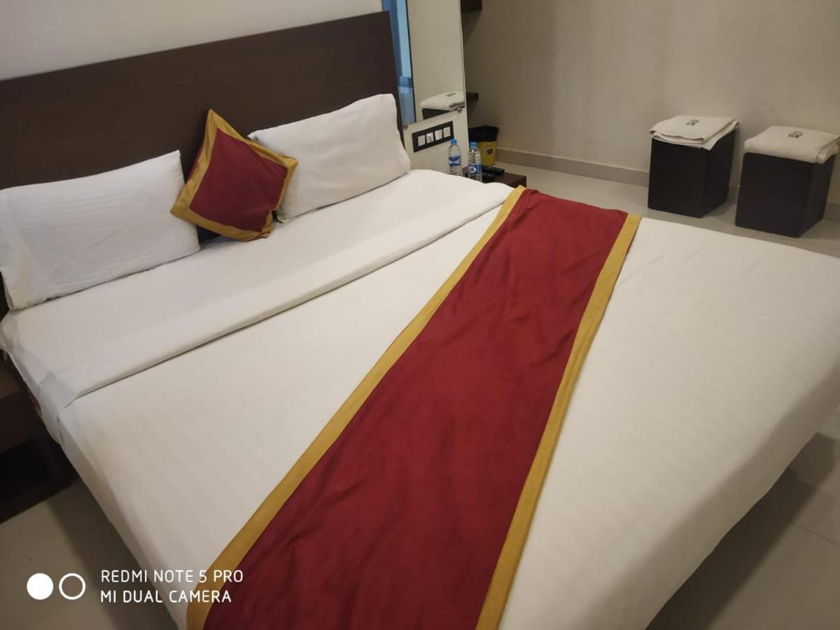 Hotel Grand Kubera Chikmagalūr Kültér fotó