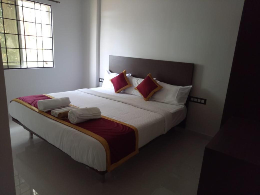 Hotel Grand Kubera Chikmagalūr Kültér fotó