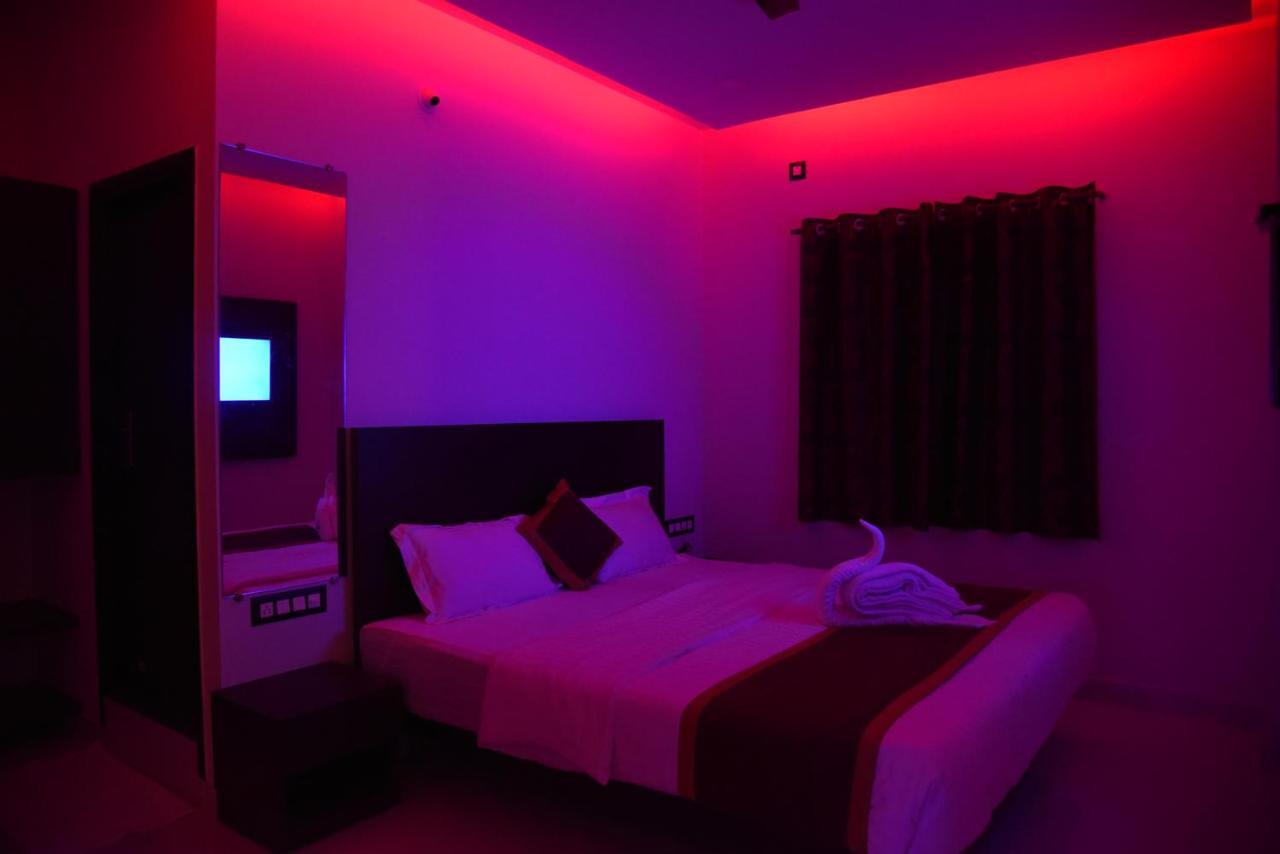 Hotel Grand Kubera Chikmagalūr Kültér fotó