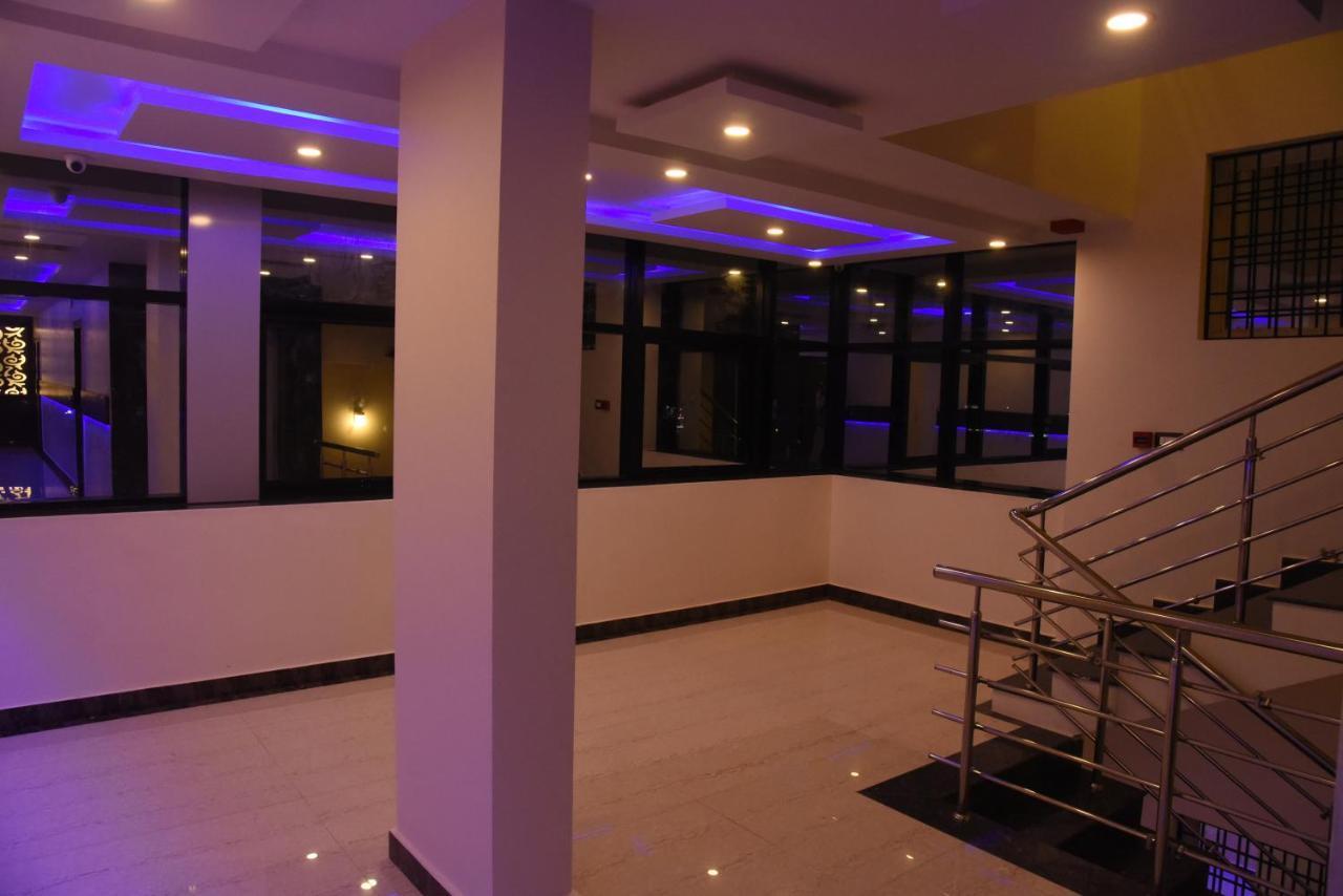 Hotel Grand Kubera Chikmagalūr Kültér fotó