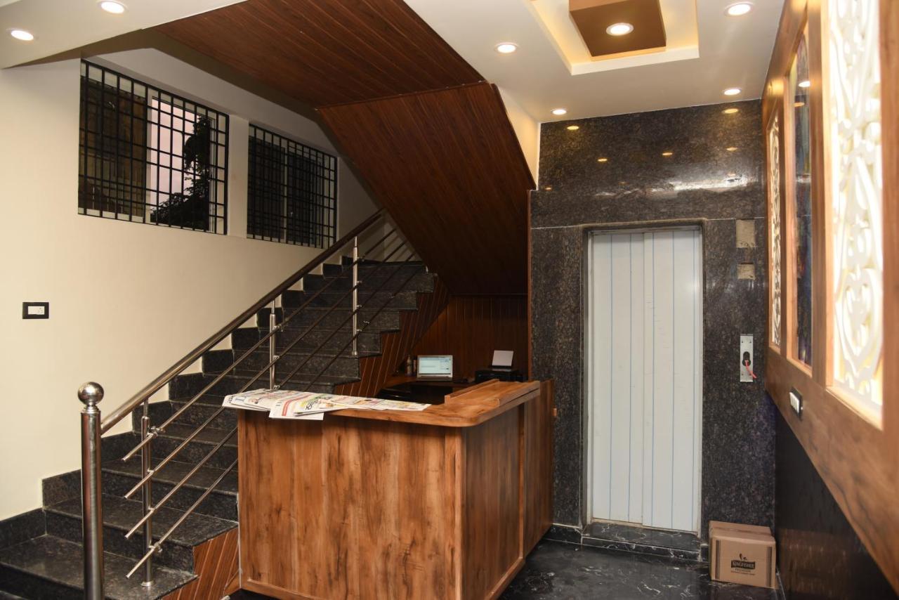 Hotel Grand Kubera Chikmagalūr Kültér fotó