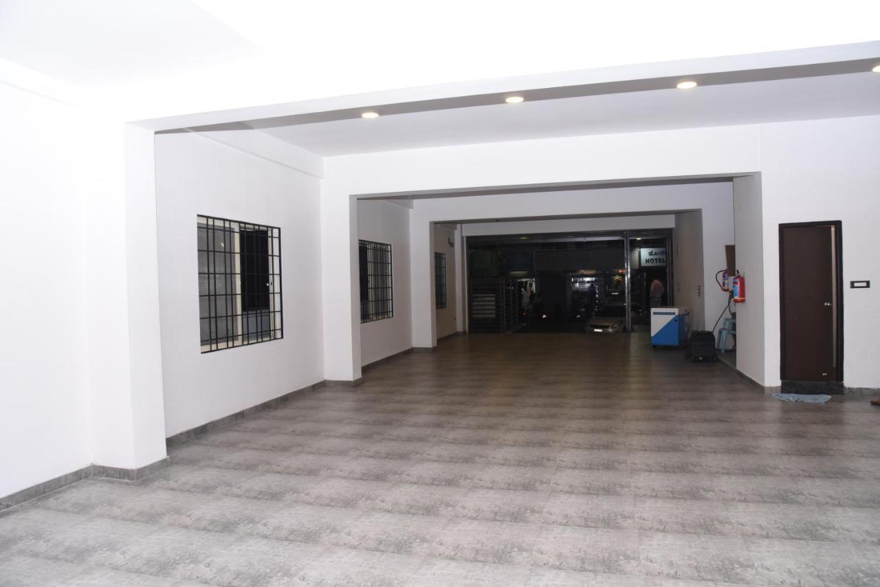 Hotel Grand Kubera Chikmagalūr Kültér fotó