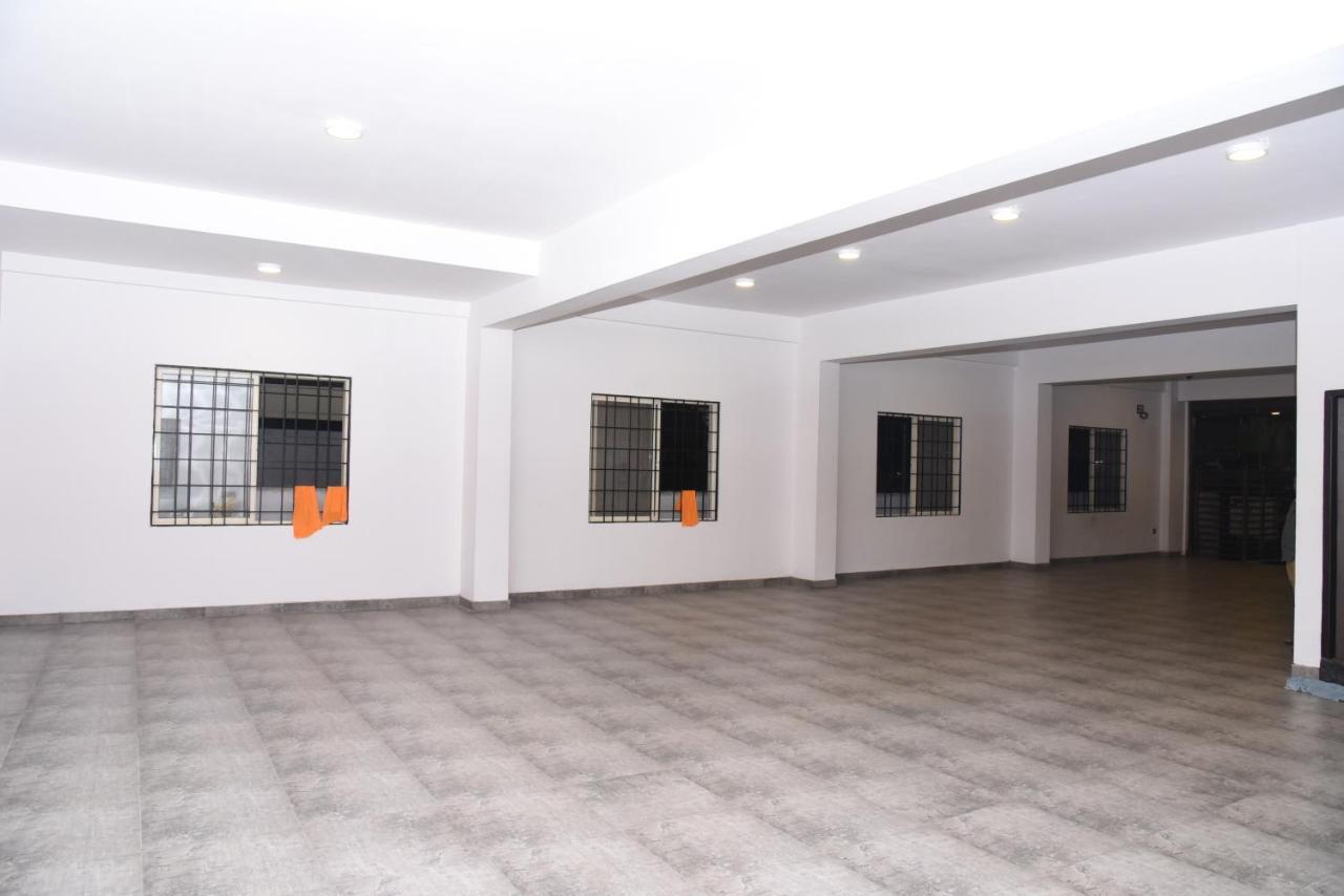 Hotel Grand Kubera Chikmagalūr Kültér fotó
