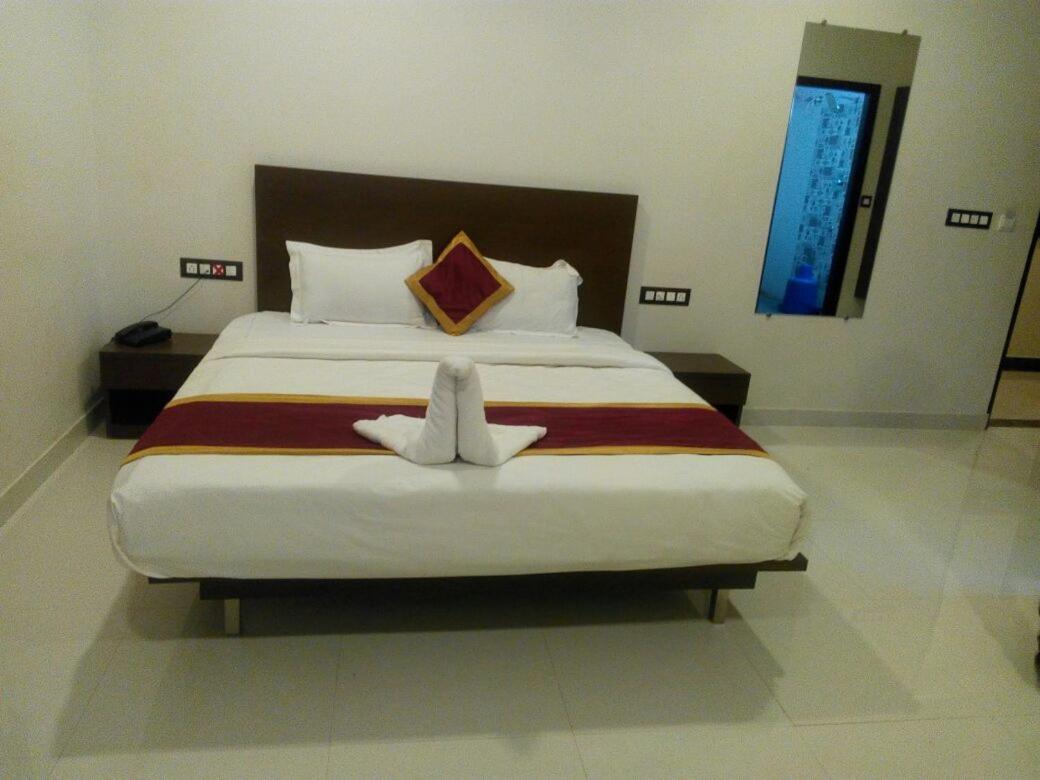 Hotel Grand Kubera Chikmagalūr Kültér fotó